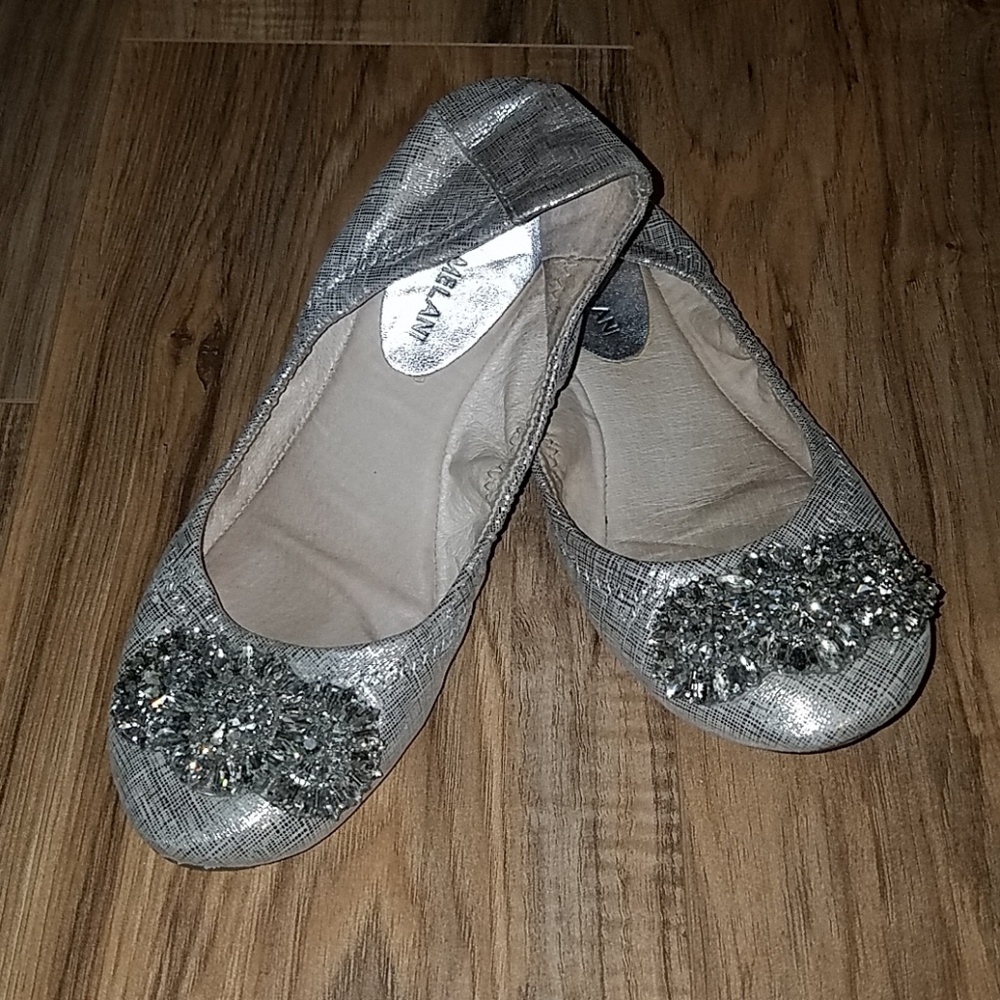 Antonio Melani Flats